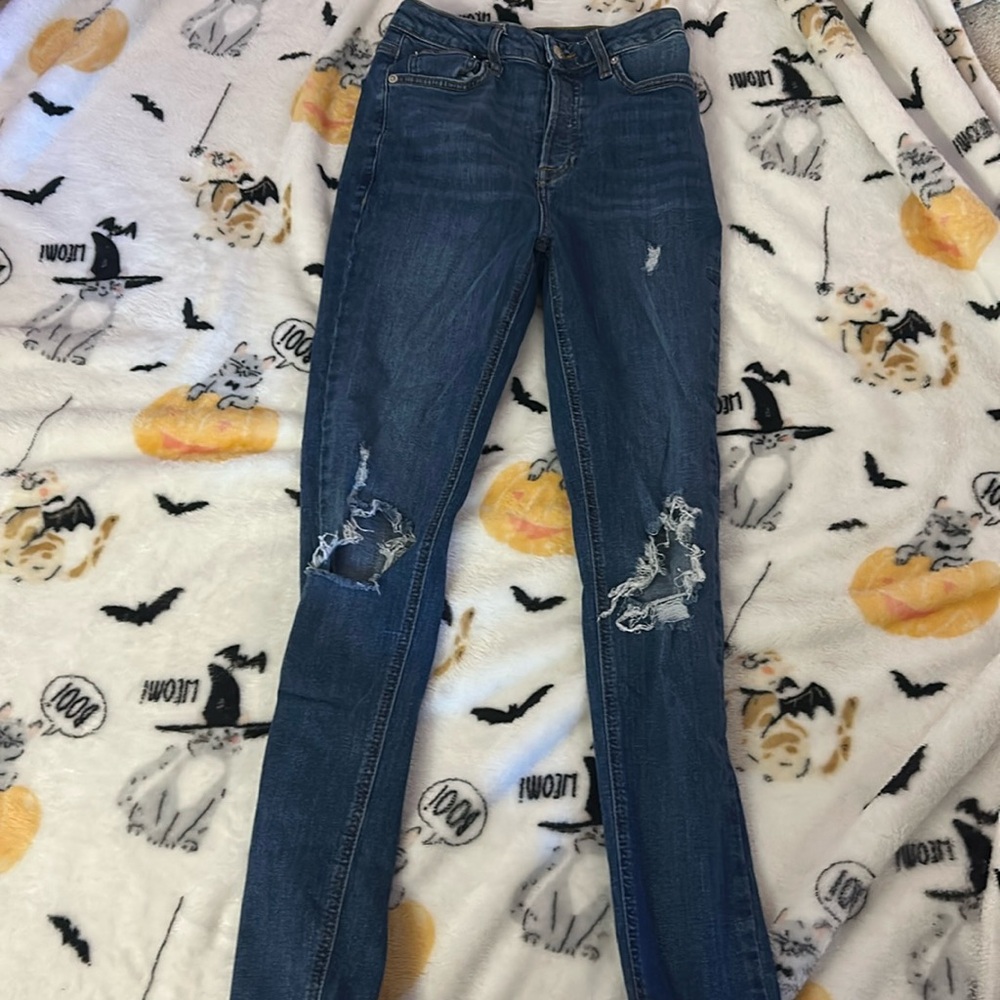 Blue ripped skinny jeans, Forver 21 size 25 ˚ʚ♡ɞ˚